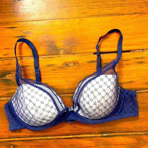 Chantelle lace detail push-up underwire bra sz 34C - Picture 1 of 7